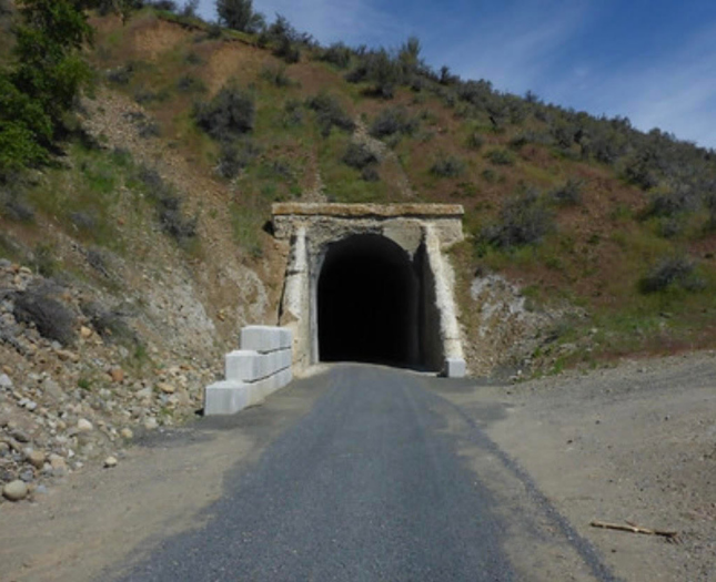 Palouse to Cascades State Park tunnel entrance