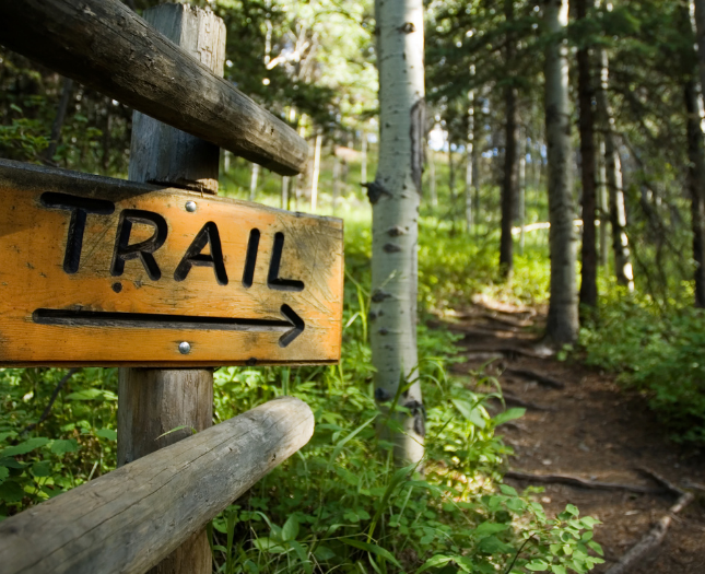 Trail signs for Lewis and Clark State Park